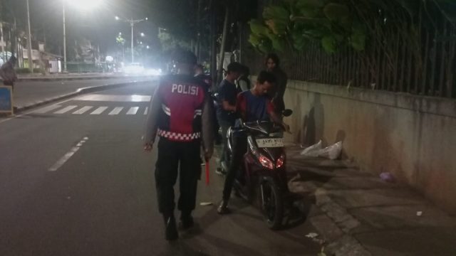 Patroli dan Razia Stasioner, Upaya Polsek Metro Tanah Abang Menjaga Kamtibmas Tetap Kondusif