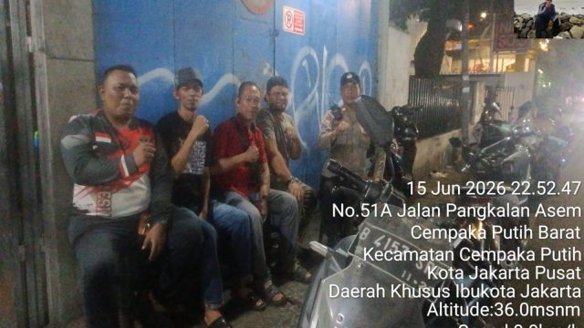 Patroli Bersama FKDM, Bhabinkamtibmas Galur Antisipasi Gangguan Kamtibmas di Wilayah RW 07