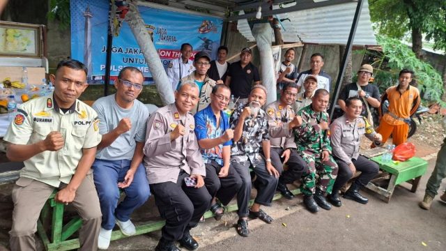 Jaga Jakarta On The Spot Rangkul Pedagang Pasar Antik Surabaya, Perkuat Kamtibmas di Menteng