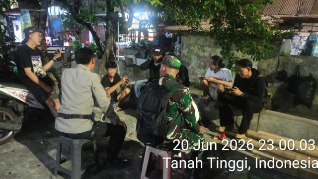 Sinergi TNI-Polri Patroli Malam, Ajak Remaja Tanah Tinggi Jauhi Tawuran dan Narkoba