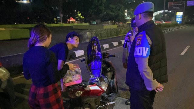 Polres Jakpus Gelar Razia Cipkon Dini Hari, 3 Orang Diamankan Terkait Obat Keras