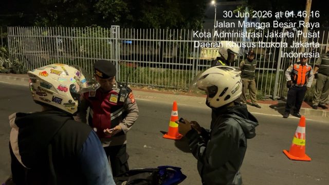 Operasi Cipta Kondisi Statsioner Polsek Sawah Besar” Perkuat Pencegahan Kriminalitas Jelang Dini Hari
