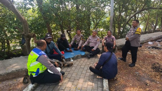 Jaga Jakarta On The Spot, Polres Pelabuhan Tanjung Priok Perkuat Kamtibmas Bersama Buruh Bongkar Muat di Pelabuhan Muara Baru