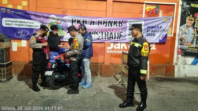 Jaga Rasa Aman Masyarakat, Polsek Johar Baru Perkuat Patroli dan Razia Stasioner Dini Hari di Johar Baru