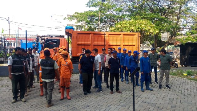Polsek Sawah Besar Kawal Penataan RTH Bantaran Kali Ciliwung Berjalan Kondusif