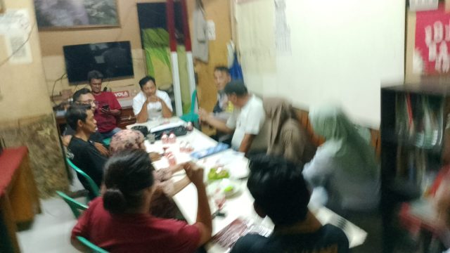 Diskusi Kamtibmas Perkuat Sinergi Polisi dan Warga Jaga Keamanan Lingkungan RW 008 Kartini