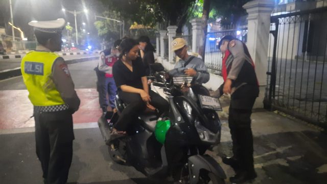 Polsek Metro Tanah Abang Gelar Razia Stasioner Dini Hari, Antisipasi Kejahatan Jalanan dan Gangguan Kamtibmas