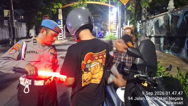Cegah Begal dan Kejahatan Jalanan, Polisi Gelar Operasi Cipta Kondisi di Johar Baru
